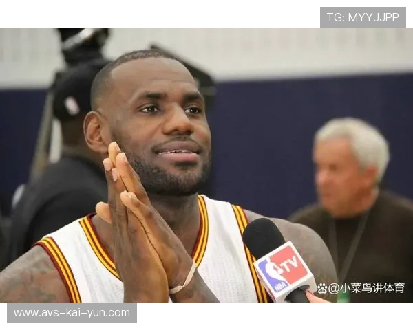 终场哨响，41岁詹姆斯凝视计分板，连续21年最佳阵容纪录就此终结